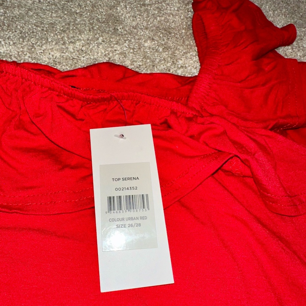 NWT Women’s Ruffle Tankwith handkerchief hemline. Size 26/28 - Picture 3 of 8
